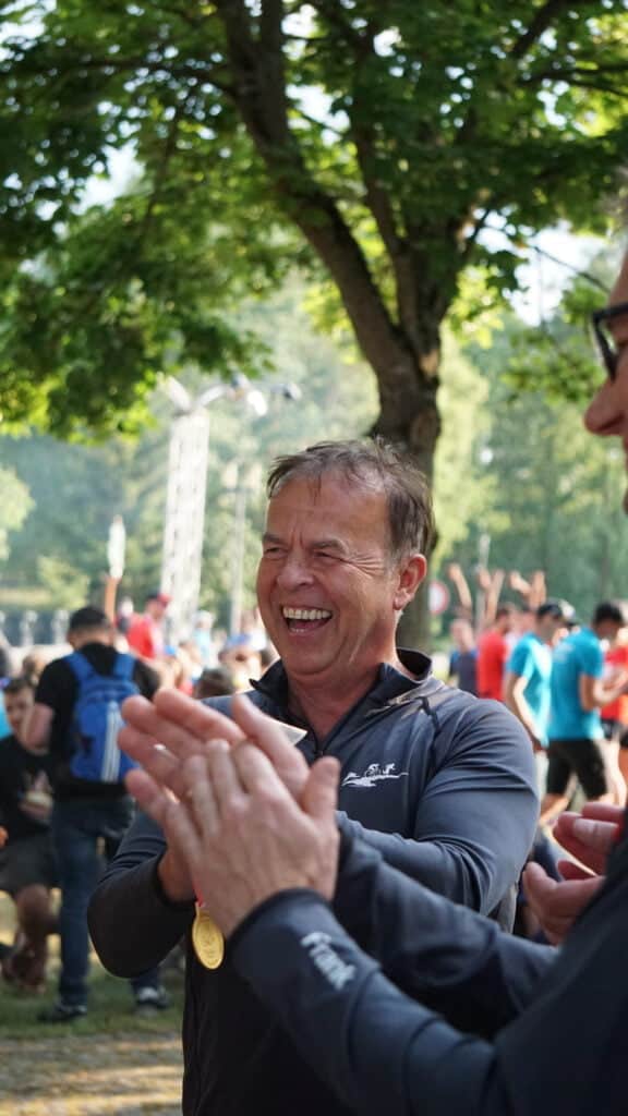 lachender Mann