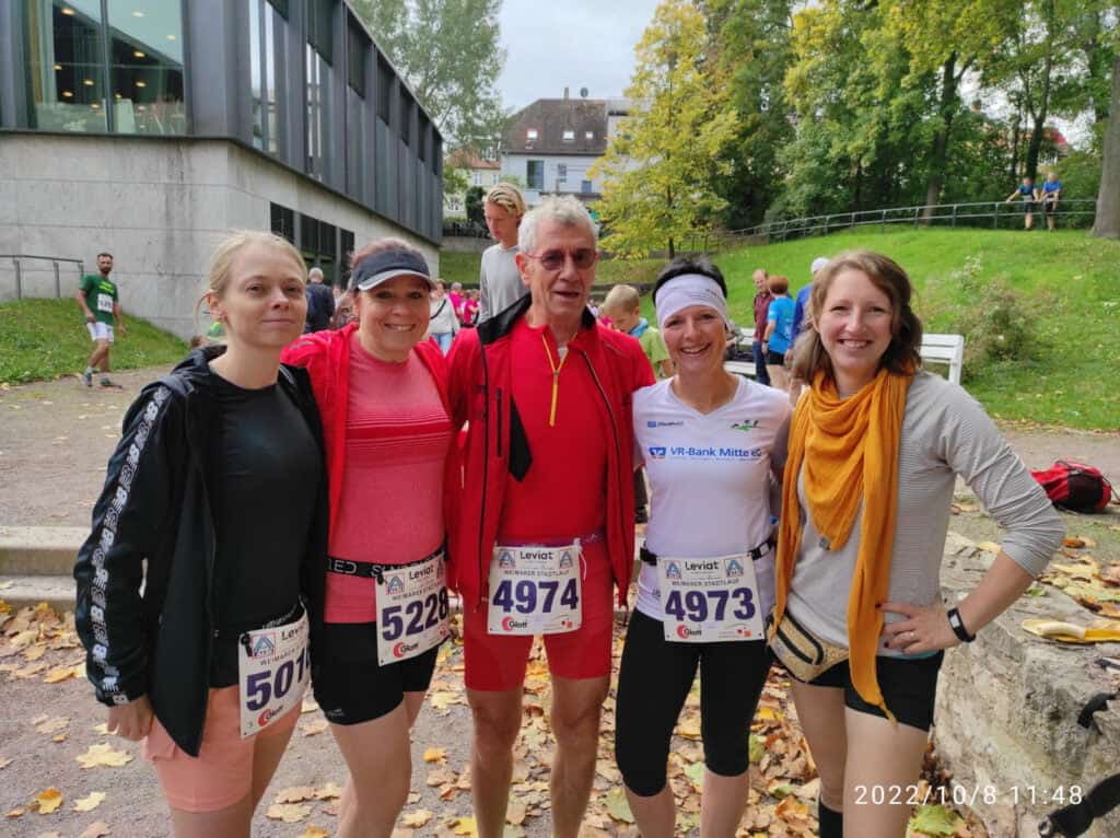 5 Läufer vor dem Rennen